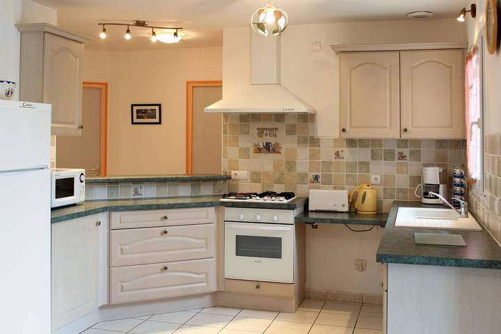 Gîte pour 6 personnes, avec terrasse et jardin, animaux acceptés à Étables-sur-Mer - 4