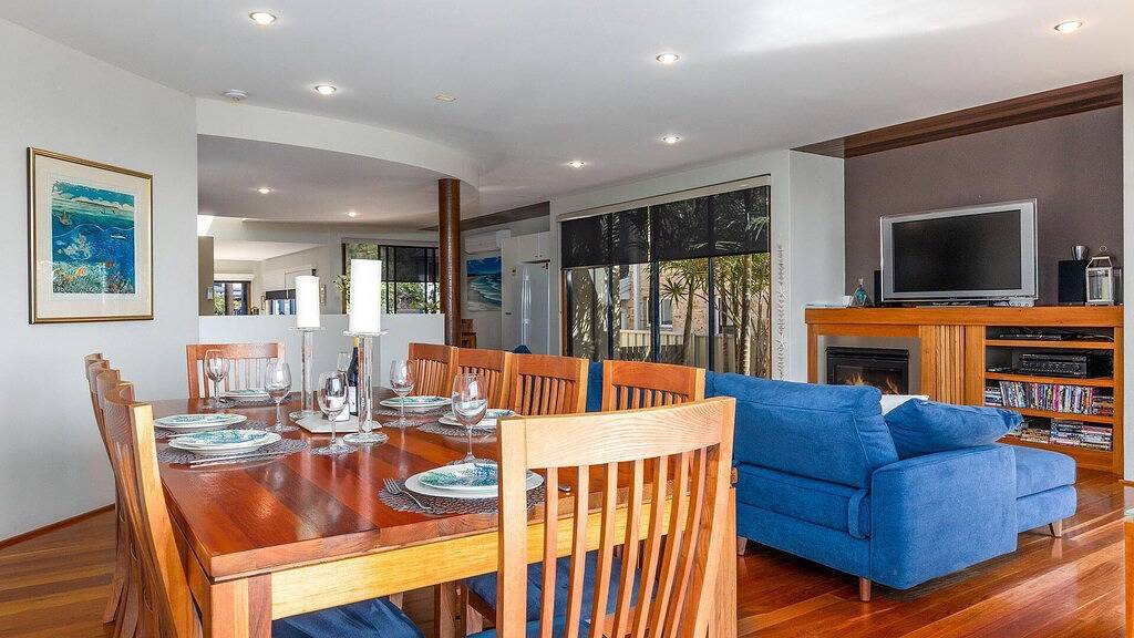 Oasis on the Beach :: Auf der anderen Straßenseite vom Strand bietet sich eine großartige Aussicht auf die Jervis Bay in Vicentia NSW, Jervis Bay