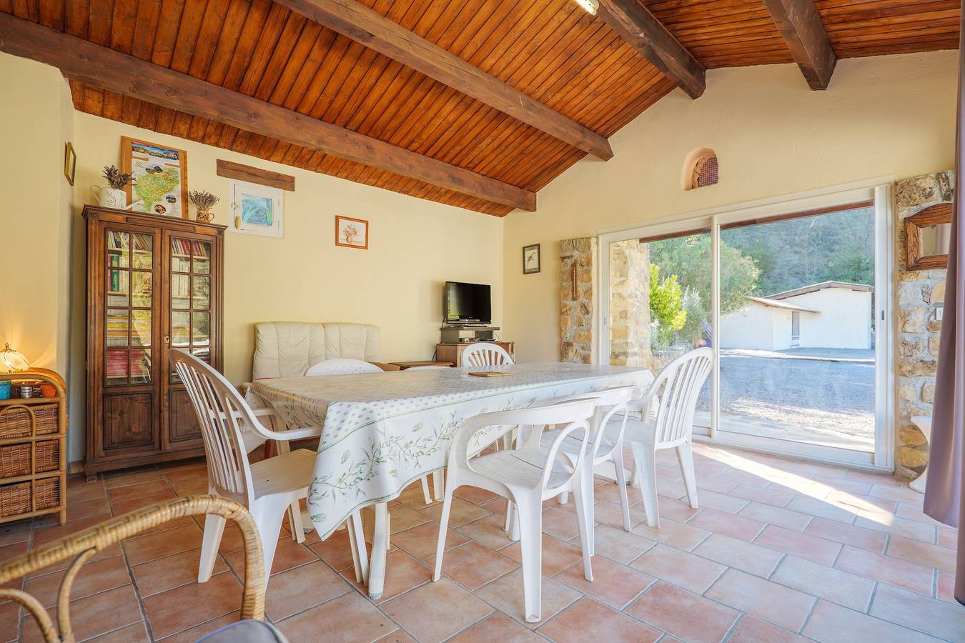 Gîte de la Troulière: Seeblick, private Terrasse und eigener Garten in Banne, Cevennen