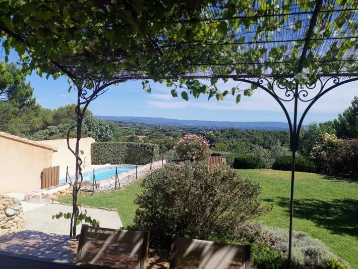 Chalet para 8 personas, con vistas además de jardín y piscina - 1