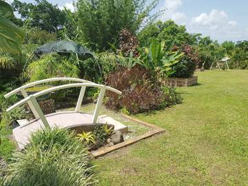 Gîte pour 2 personnes, avec jardin ainsi que vue et piscine à Sainte-Rose