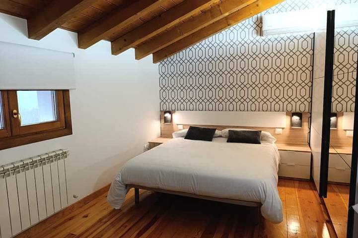 El Eco de los Robles/rural house in Sunbilla, near the Baztán and Bidasoa Valleys in Sunbilla, Spanish Pyrenees