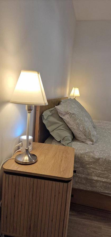 Gîte pour 3 personnes, avec terrasse et vue, animaux acceptés à Lieusaint