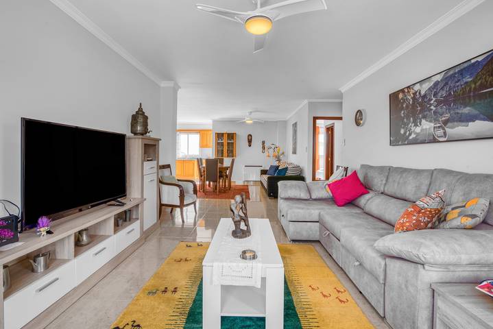 Apartamento entero, Apartamento 'Gata De Gorgos' con vistas a la montaña, balcón y Wi-Fi in Gata de Gorgos, Costa Blanca