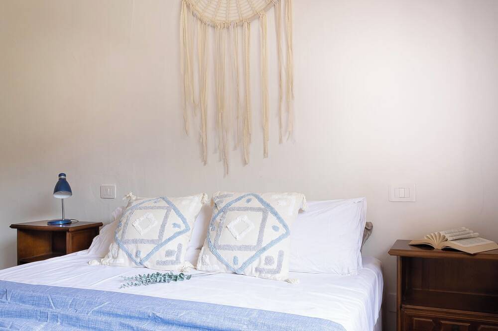 Villa Siro Is Morus a few steps from the sea surrounded by greenery in Santa Margherita di Pula, Región de Pula