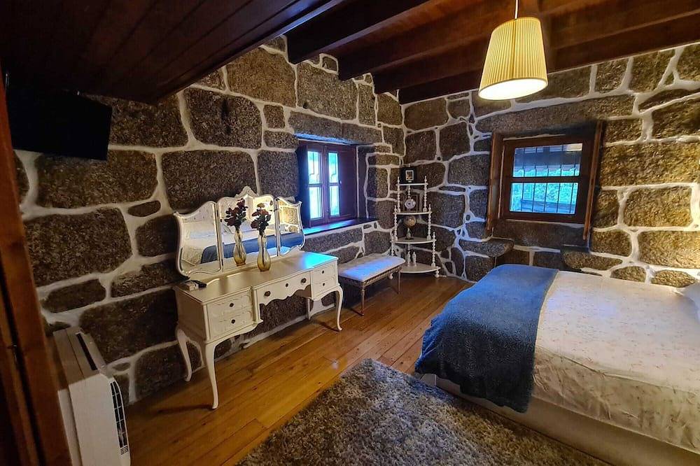 Ribeiro Country House - 15 minutes from Porto in Paredes, Porto District