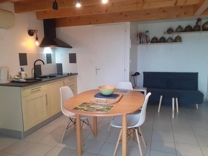 Gîte pour 2 personnes, avec Terrasse et Jardin à Saint-Étienne-du-Bois