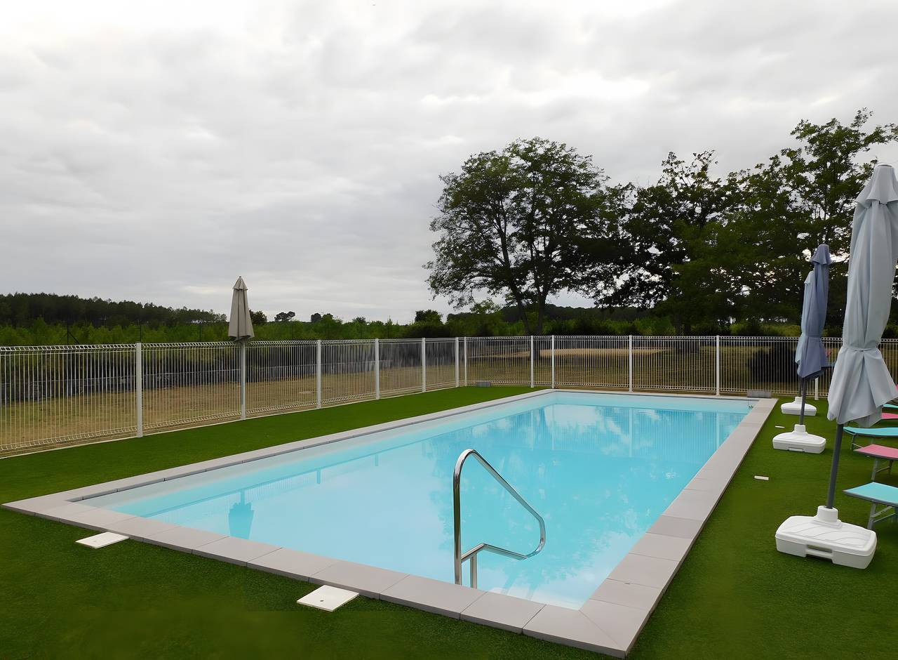'Bruyères - Domaine Des Landes' avec piscine partagée, terrasse privée et jardin partagé in Lesperon, Landes
