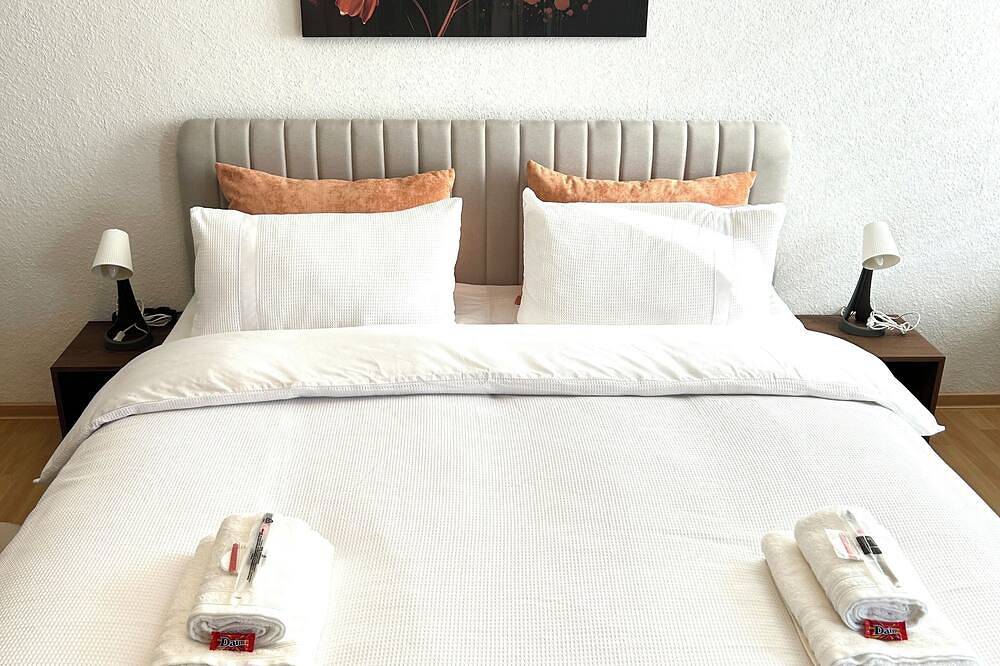 Entire apartment, Cozy vacation apartment between Cologne and Düsseldorf in Monheim am Rhein, Kreis Mettmann