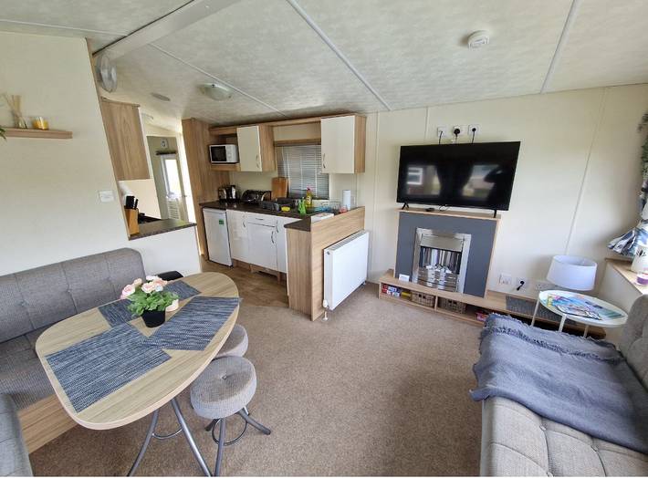 Lodge for 6 people, with pool and ocean view, with pets in Mid-Wales