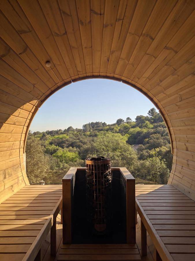 Appartement de vacances pour 2 personnes, avec jardin et piscine ainsi que vue et sauna