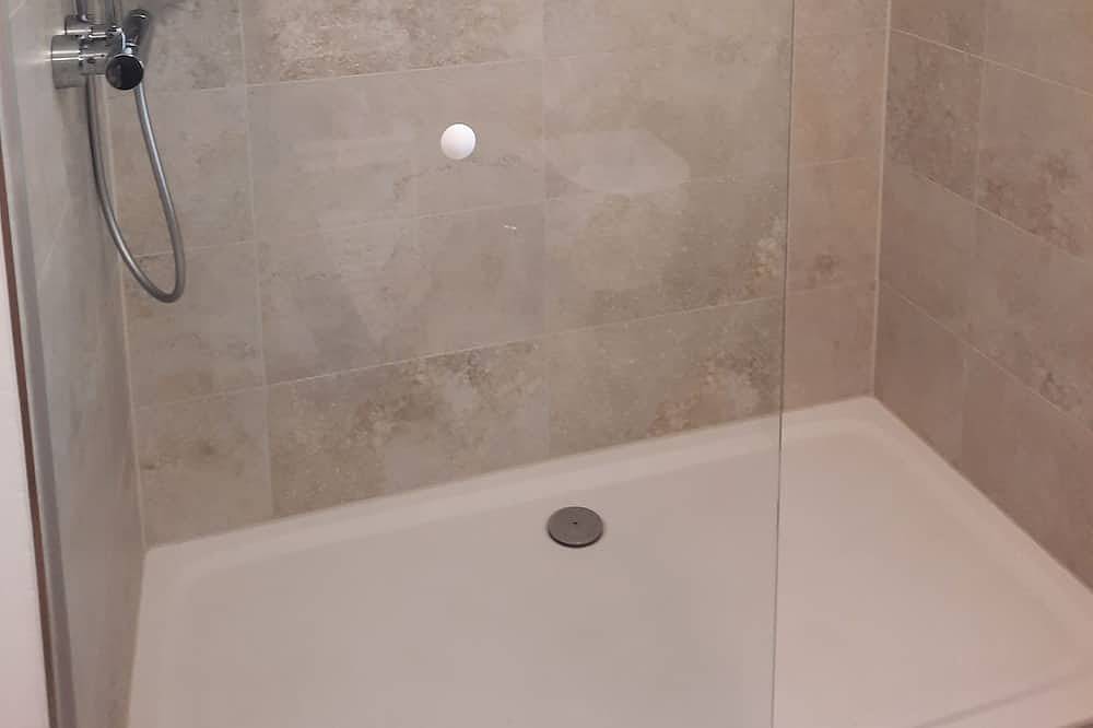 Ganze Wohnung, Einzelzimmer mit Dusche und Wc in Iphofen, Fränkisches Weinland