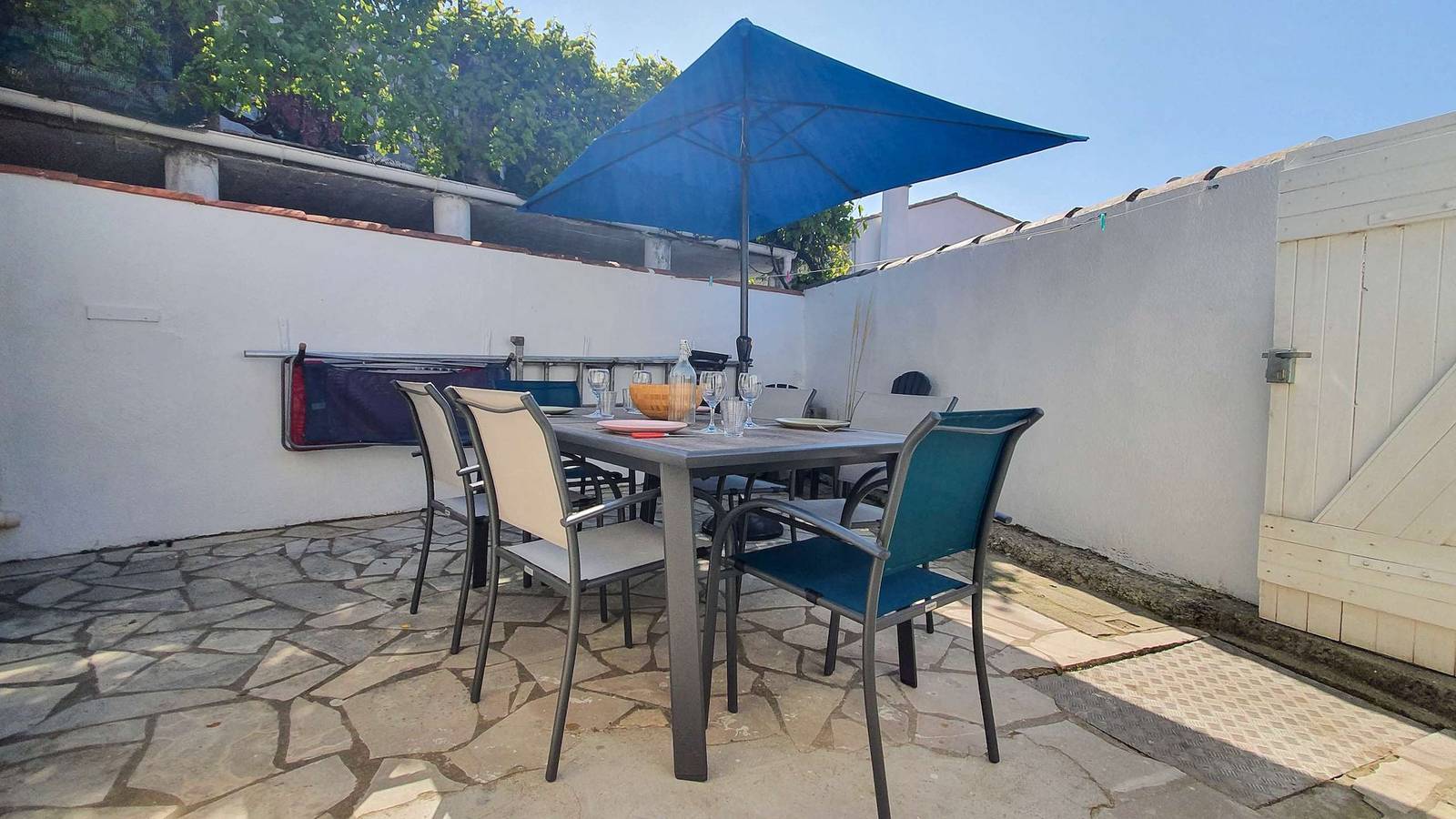 Apartamento vacacional entero, Pretty house with courtyard in the village center in La Couarde-sur-Mer, Isla de Ré