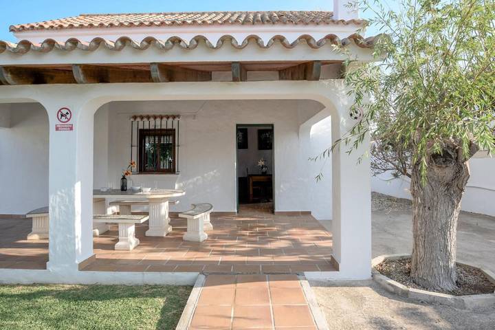 Location de vacances pour 4 personnes, avec jardin et bassin pour enfant à Zahora