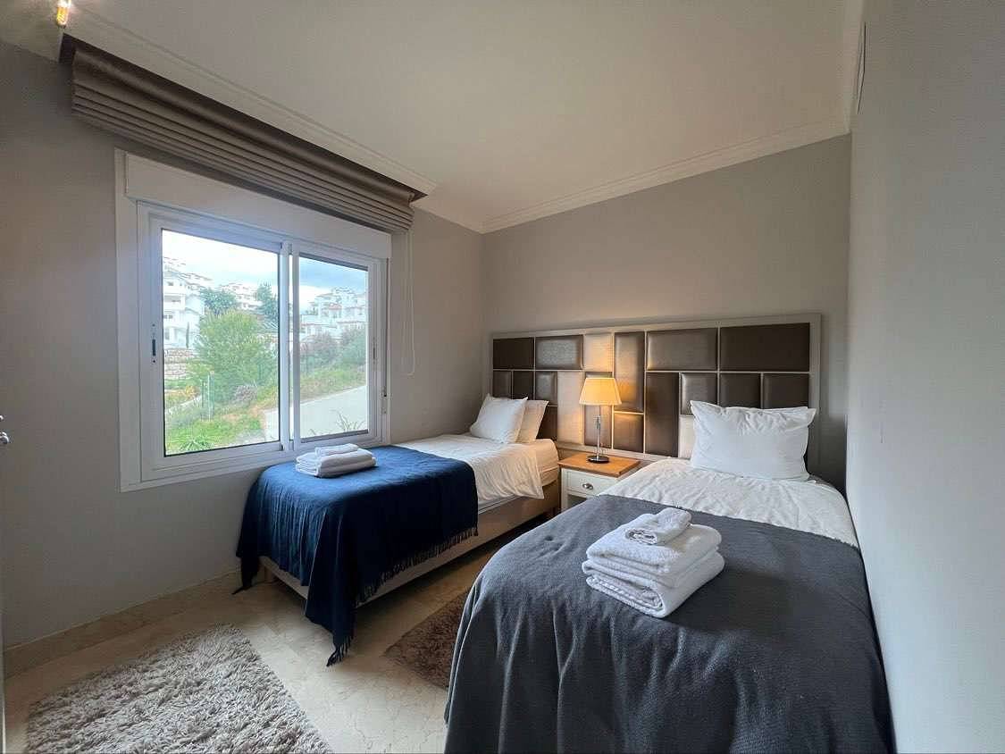 Ganze Wohnung, Aloha Hills Club 4 | Pools Terrace Rooftop in Nueva Andalucia Golf Valley, Marbella