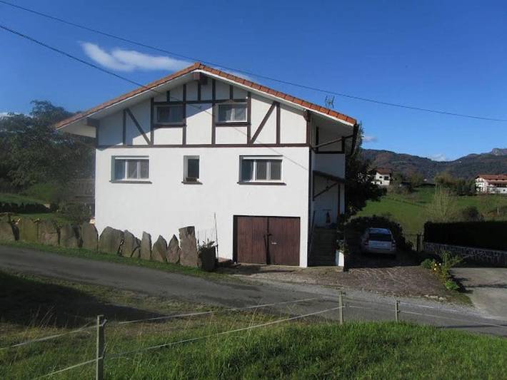 Location de vacances pour 10 personnes, avec vue et jardin à Bera