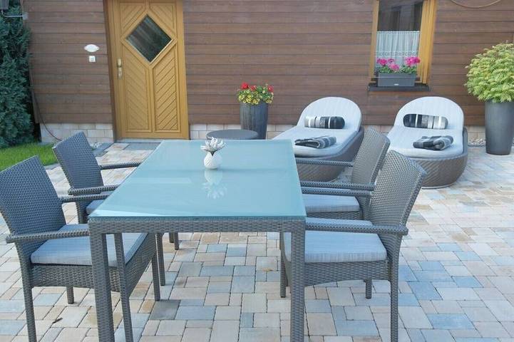Ferienhaus für 4 Personen, mit Terrasse und Pool
