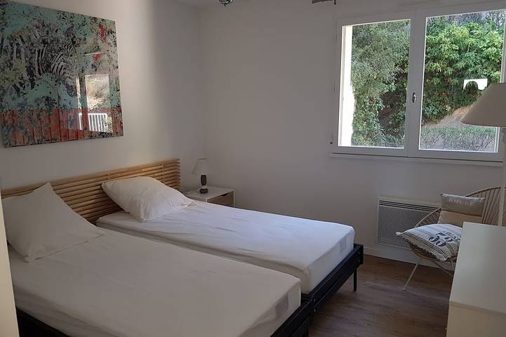 Ganze Wohnung, 4-Zimmerwohnung 90 m² + Terrasse 17 m². Direkt am Meer, Panoramablick auf das Meer in Bandol, Mittelmeerküste (Frankreich)
