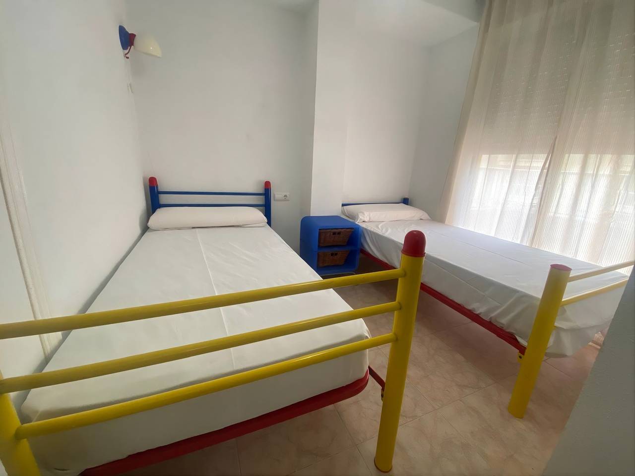 Apartamento entero, Parquemar Iii-Iv bl.I esc.B 4º pta.8 Solo Familias in Playa Xeraco, Jaraco