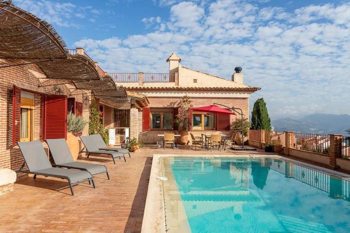 Chalet para 10 personas, con piscina además de vistas y jardín, Se admiten mascotas en Marina Baja - 3