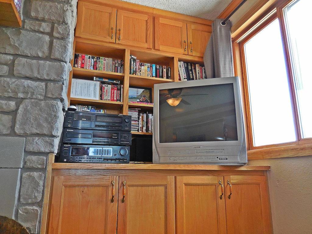 Ganze Wohnung, 2Br / 2Ba Kamin Wi-Fi Parking Faces Slopes & Village in Snowshoe, Greenbrier River