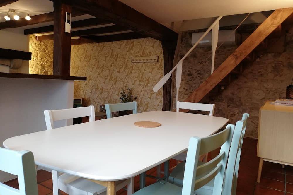 Casa normanda cerca del mar, servicios y atracciones principales in Quettehou, Región de Cherbourg