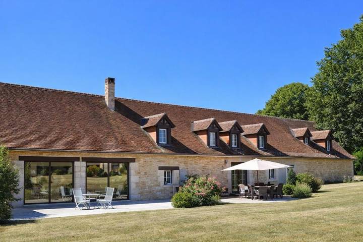 Villa pour 16 personnes, avec Terrasse ainsi que Jardin et Piscine
