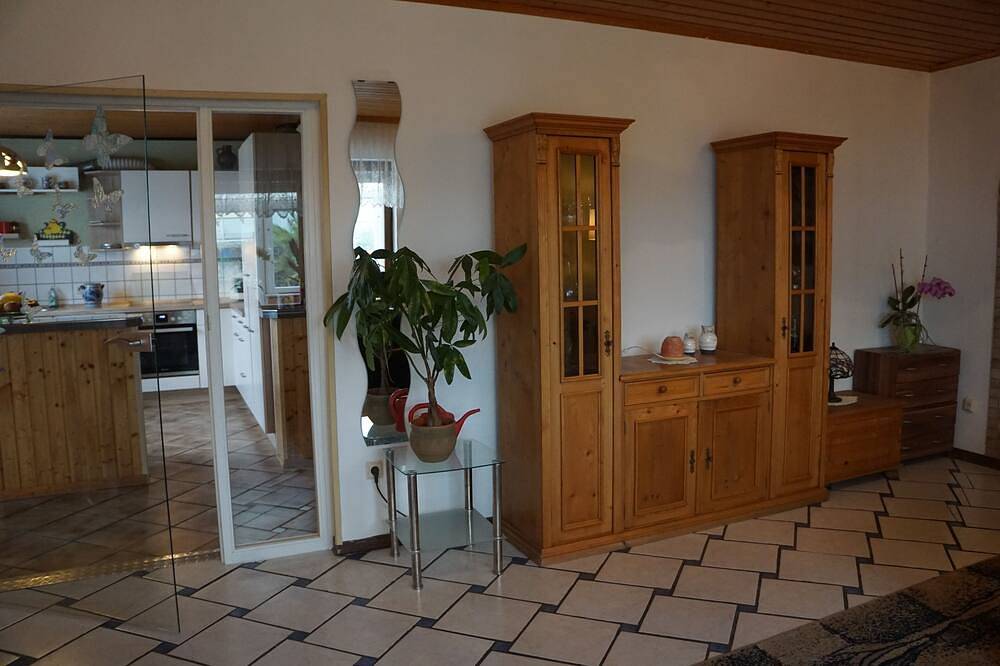 Apartamento entero, Gemütliche Erdgeschosswohnung mit Terrasse in Ortsrandlage in Waibstadt in Waibstadt, Kraichgau