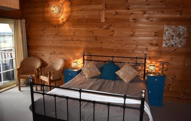 Location de vacances pour 2 personnes, avec jardin ainsi que piscine et vue dans Cascade d'Autoire