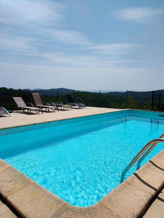 Maison de vacances pour 8 personnes, avec vue ainsi que terrasse et piscine, animaux acceptés