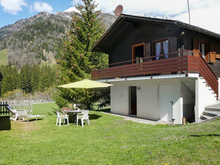 Ferienwohnung für 2 Personen, mit Garten und Ausblick im Ticino
