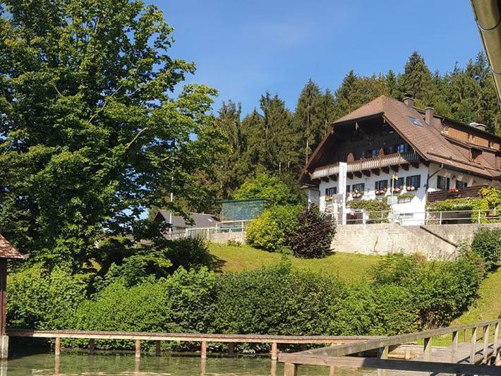 Hotel für 2 Personen, mit Seeblick und Garten sowie Sauna, mit Haustier am Attersee