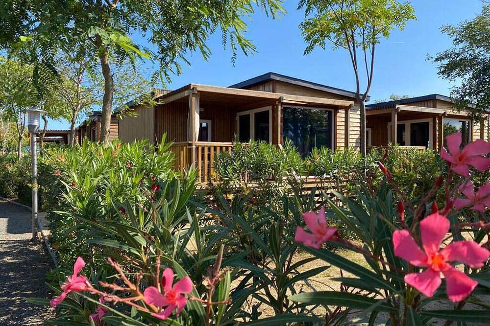 Vacation village Els Pins Mobilehome Plus 3Ac for 6 persons in Malgrat de Mar, Costa del Maresme