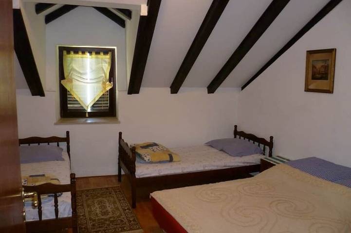 Ganze Wohnung, Ferienwohnung in Zlarin mit Balkon, W-Lan, Waschmaschine (3813-1) in Zlarin (Kroatische Adria), Dalmatinische Inseln