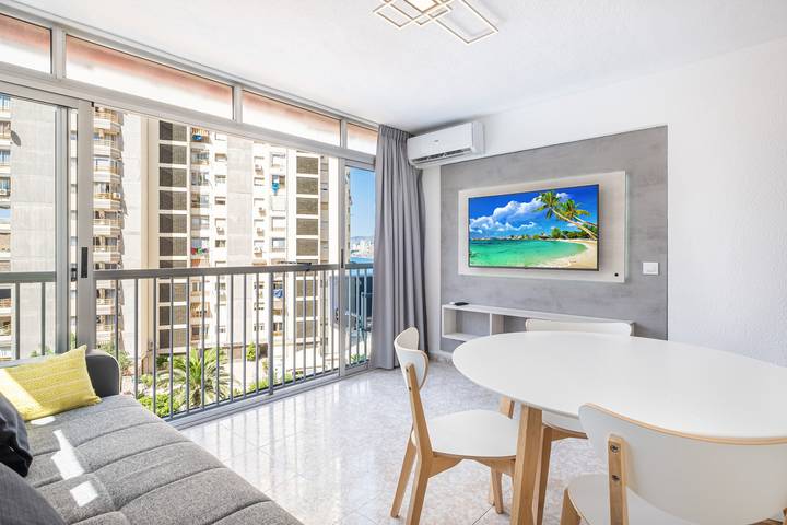 Last minute apartment voor 5 personen, met Tuin in Benidorm