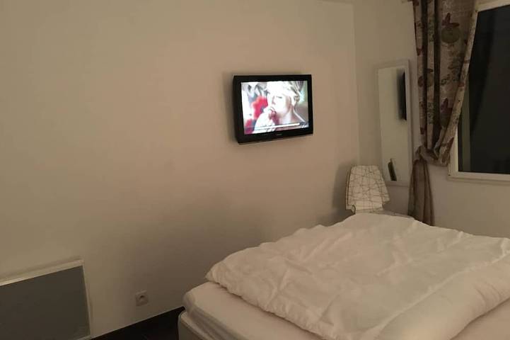 Location de vacances pour 8 personnes, avec terrasse et jardin à Saint-Jean-de-la-Rivière - 3