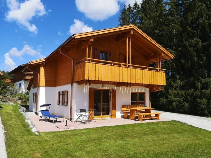 Luxus-Ferienhaus für 6 Personen, mit Balkon und Terrasse sowie Sauna in Lechbruck am See
