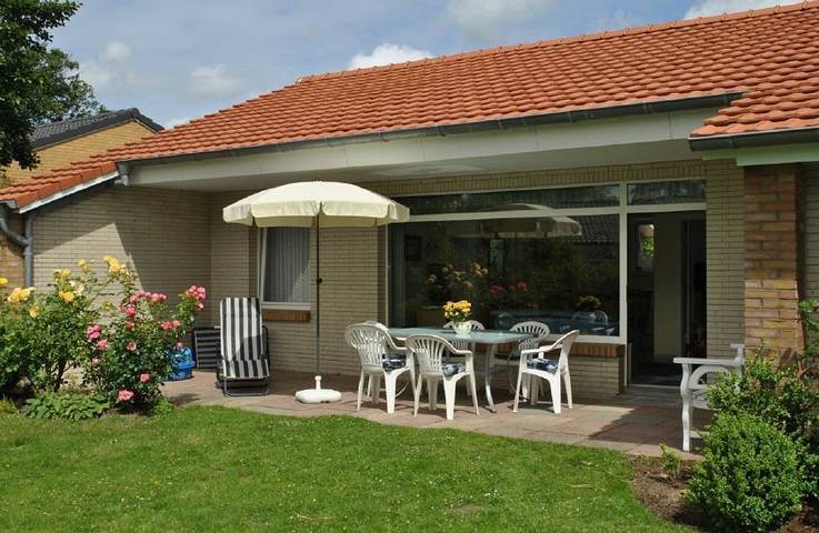 Haus Haye - 4-Raum-Ferienhaus in Hundestrand Büsum, Büsum