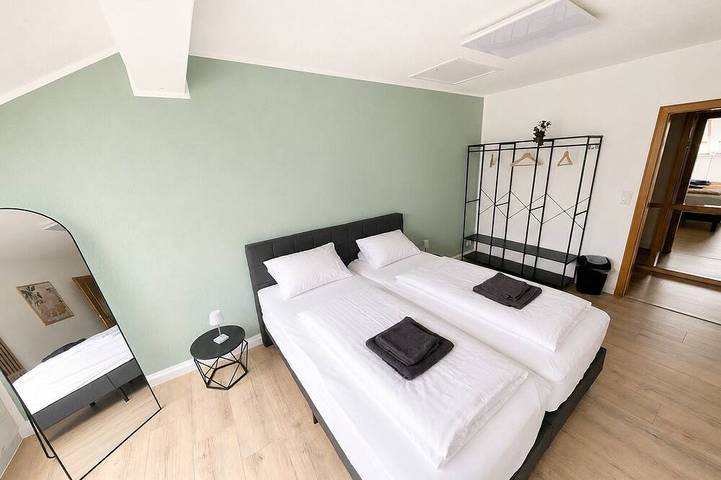 Ganze Wohnung, Großzügiges 5-Sterne Apartment mit Dachterrasse, Klimaanlage und Wallbox in Solingen, Bergisches Land