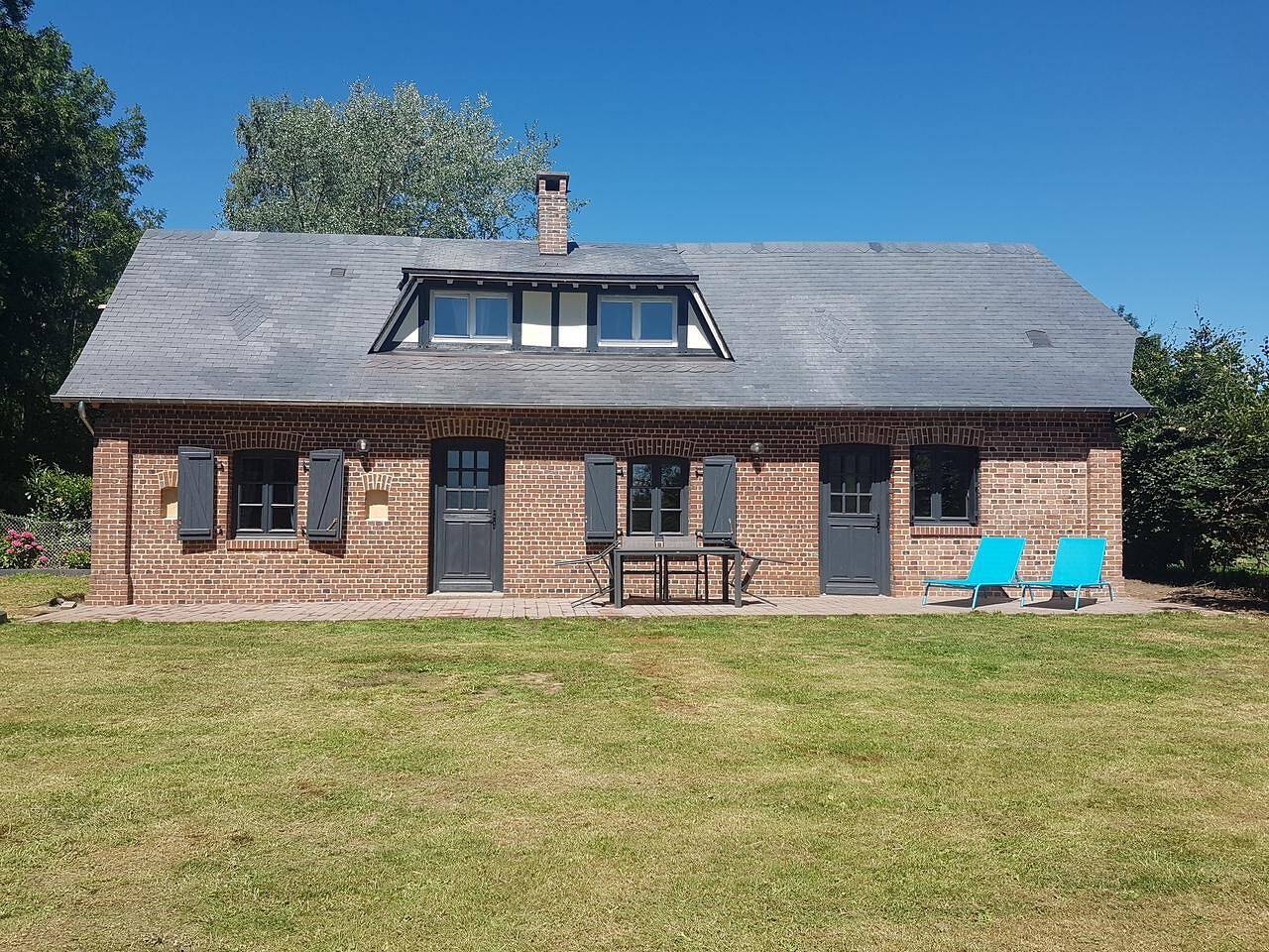 Holiday Home 'Maison Campagne  Dix Kilomtres De' with Private Terrace, Private Garden and Wi-Fi in Hautot-l'Auvray, Le Havre region