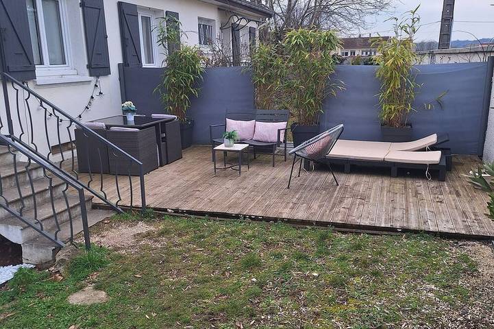 Gîte pour 5 personnes, avec terrasse dans Saint-Jean-de-Bournay