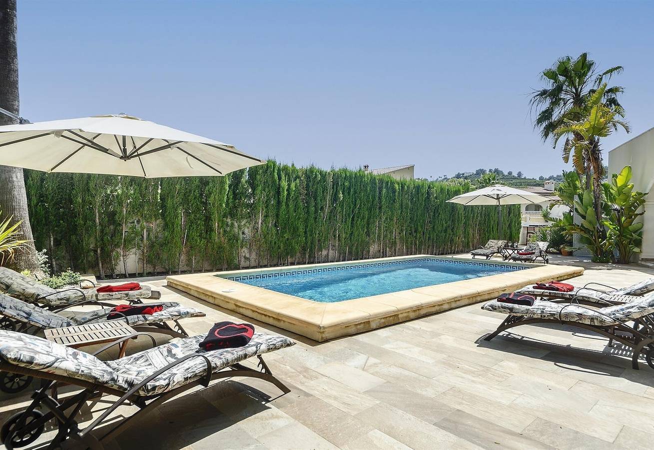 Villa 'Vista Panoramica' con vistas a la montaña, Wi-Fi y aire acondicionado in Benitachell, Costa Blanca