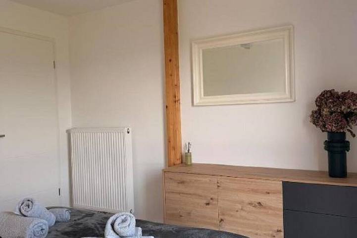 Spacious Accommodation for 6 People•Near Switzerland • Parking + Wi-Fi in Frasne, Französischer Jura