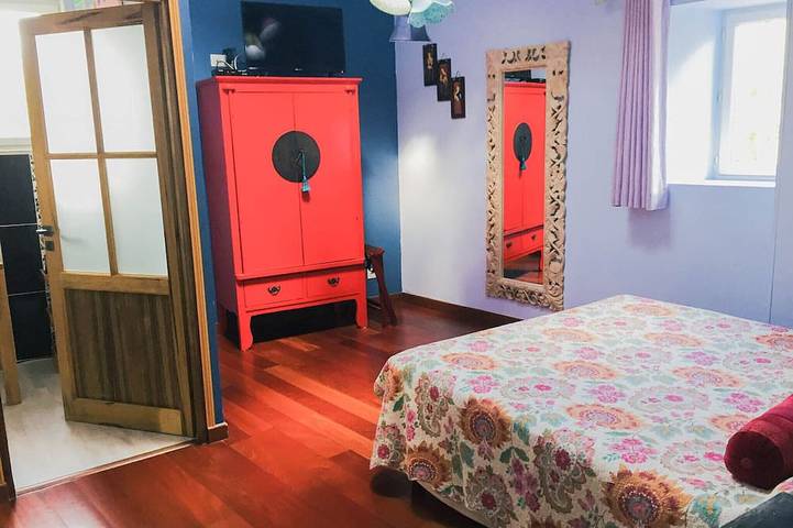 Chambre d’hôte pour 2 personnes, avec Jacuzzi et Terrasse ainsi que Jardin et Piscine