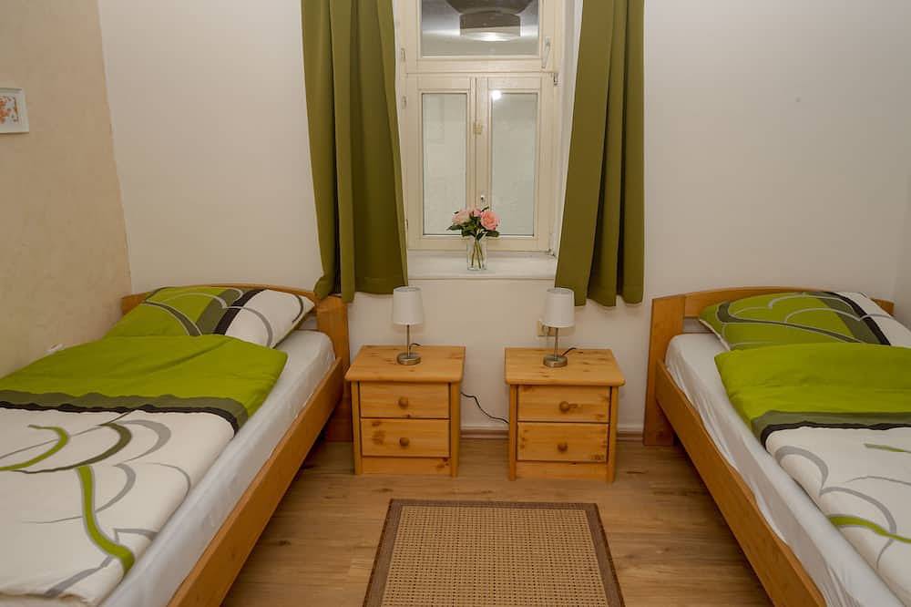 Ferienhaus Pape | 300 m² | 17 Pers. | Sauna | Spielzimmer | Garten am Bach in Eslohe, Hochsauerlandkreis