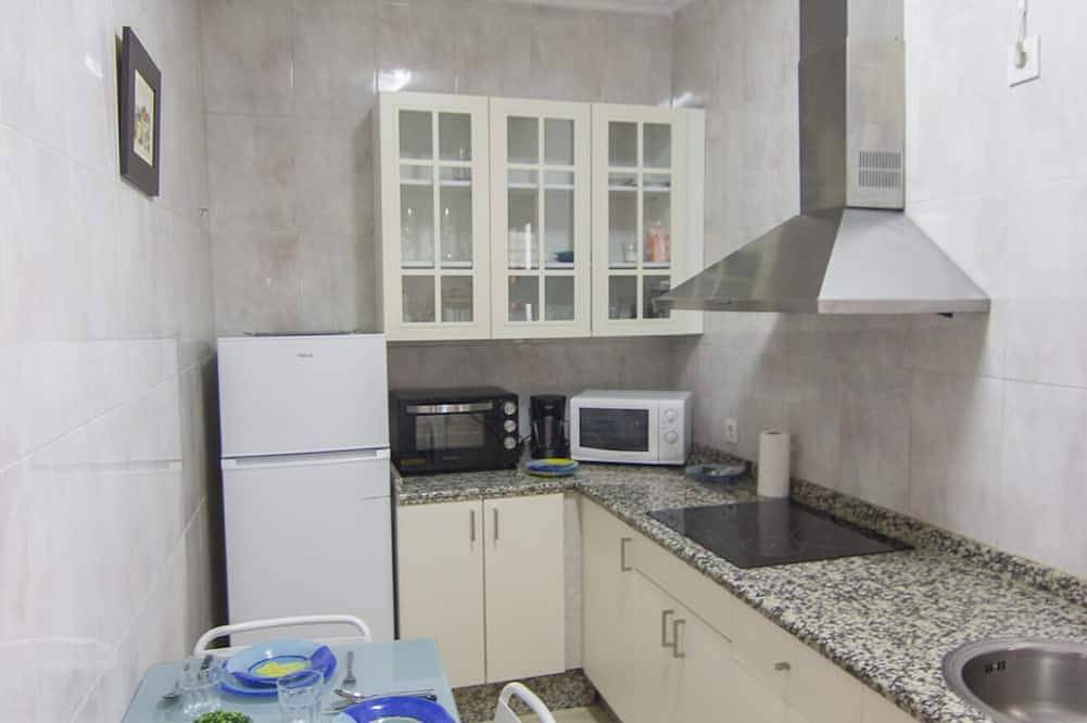Entire apartment, Rentalsevilla Bright Apartment in Santa Cruz Neighborhood in Casco Antiguo, Sevilla
