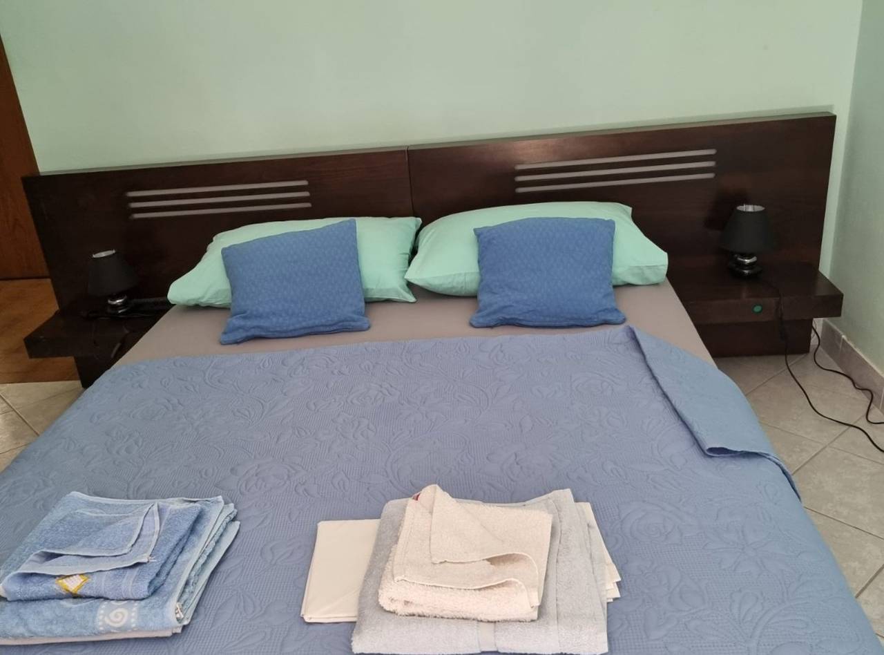 Ganzes Studio, Apartments Željka - Studio Apartment with Terrace in Orebic, Peljesac