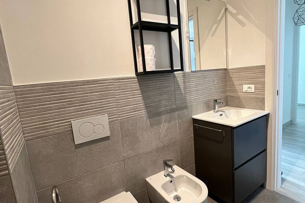 Entire apartment, Luxury Apatment + Private Garage in Trieste, Carso