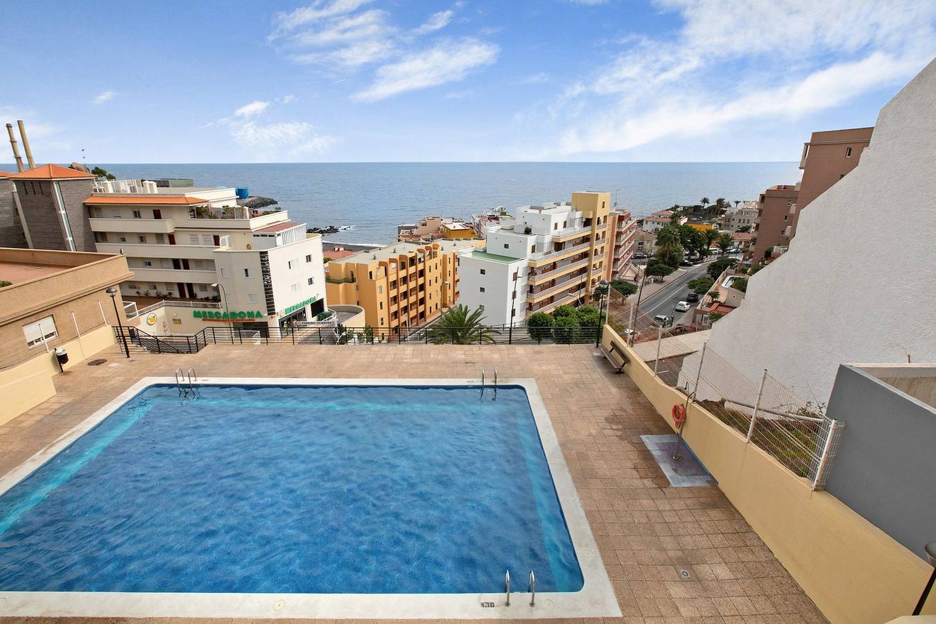 Alojamiento vacacional 'Apartamento Caletillas Alan' con piscinas compartidas, terraza y Wi-Fi in Arigoña, Las Caletillas