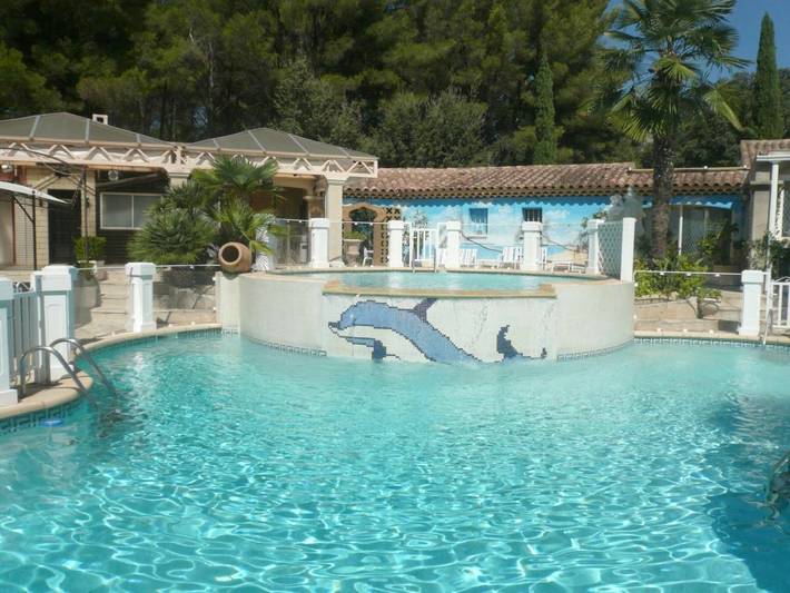 Location de vacances pour 2 personnes, avec piscine et vue ainsi que jardin et bassin pour enfant à Aubagne - 4